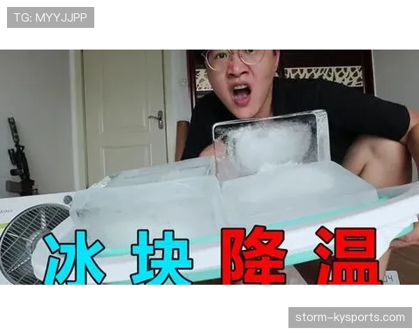 柳雅慧训练完直接啃冰块降温，这自律狠人连喝水都算卡路里？